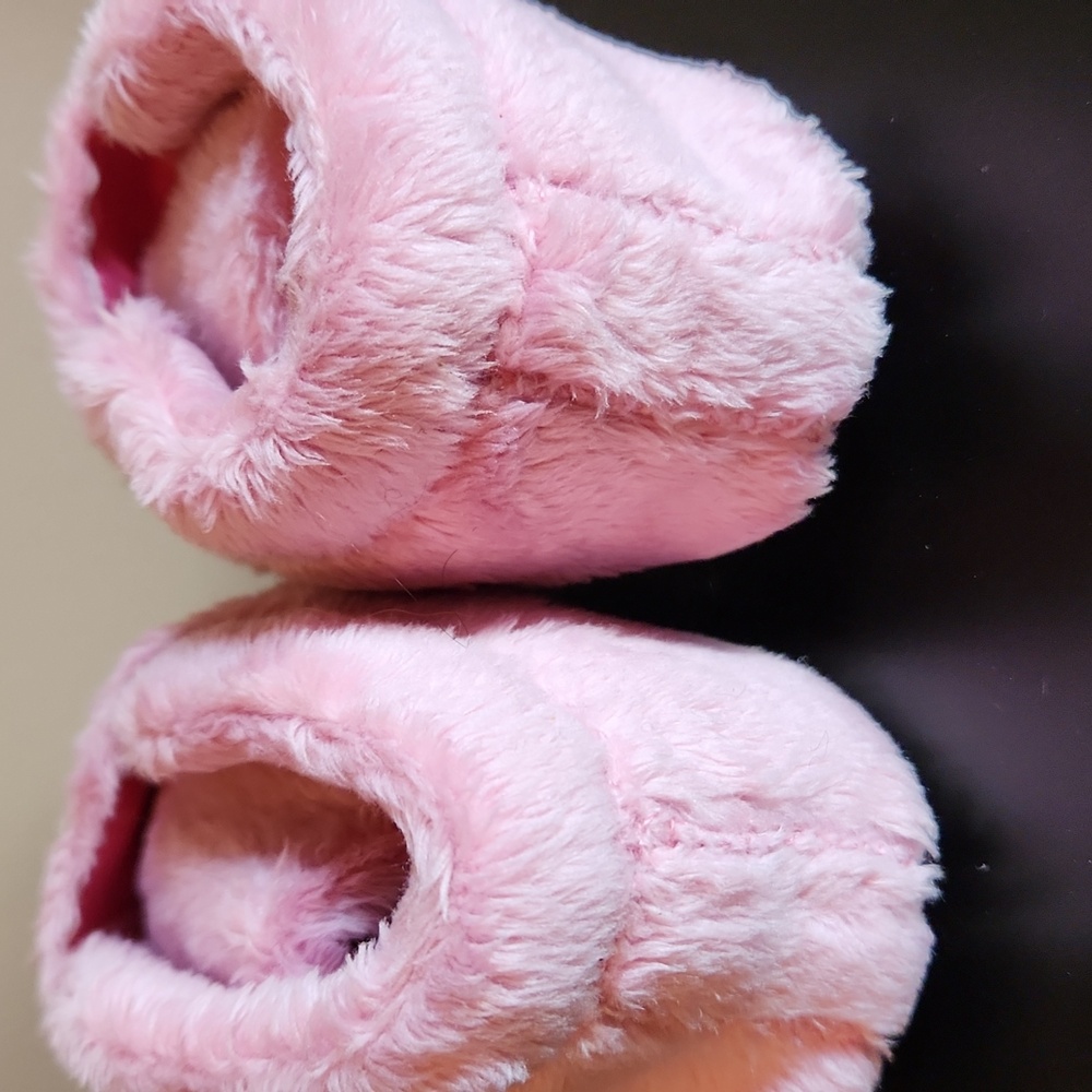 UGG Pink Fuzzy Baby Booties Size 2/3 - Picture 3 of 10